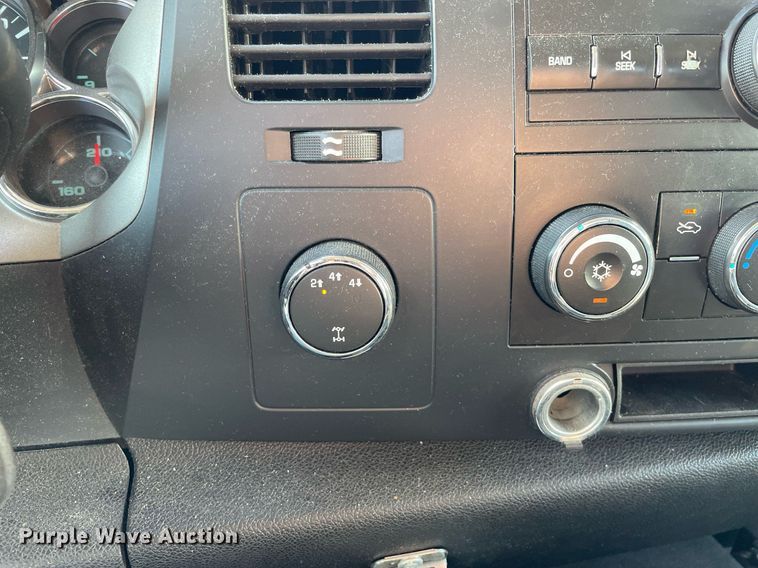 image for item LV9902 2008 Chevrolet Silverado 2500HD  Crew Cab pickup truck