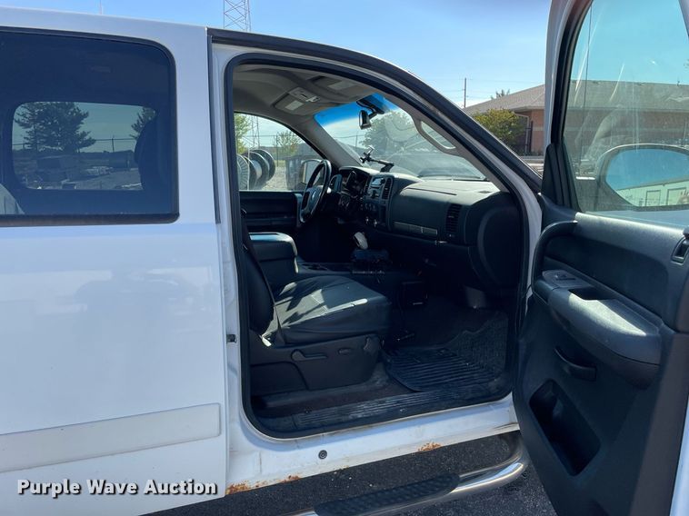 image for item LV9902 2008 Chevrolet Silverado 2500HD  Crew Cab pickup truck