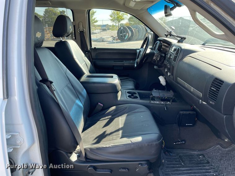 image for item LV9902 2008 Chevrolet Silverado 2500HD  Crew Cab pickup truck