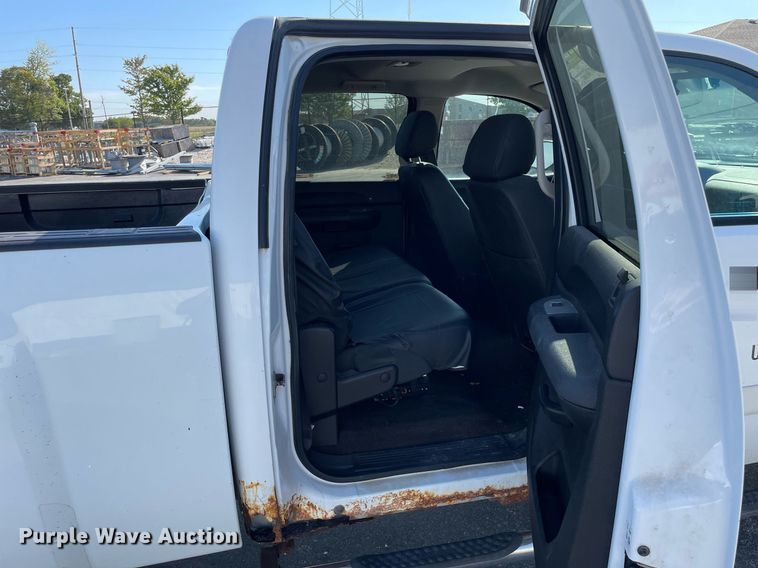 image for item LV9902 2008 Chevrolet Silverado 2500HD  Crew Cab pickup truck