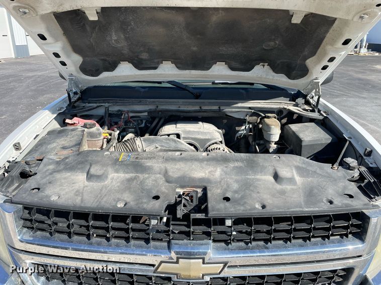 image for item LV9902 2008 Chevrolet Silverado 2500HD  Crew Cab pickup truck