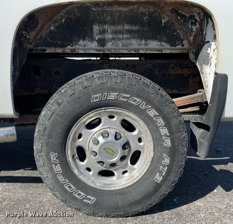 image for item LV9902 2008 Chevrolet Silverado 2500HD  Crew Cab pickup truck