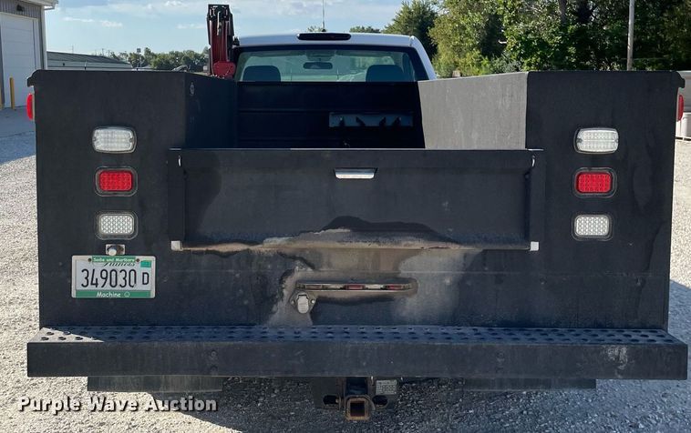 image for item LV9903 2013 Chevrolet Silverado 3500HD  utility bed pickup truck