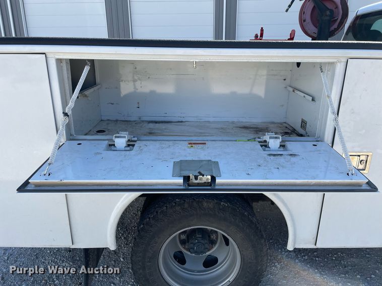 image for item LV9903 2013 Chevrolet Silverado 3500HD  utility bed pickup truck