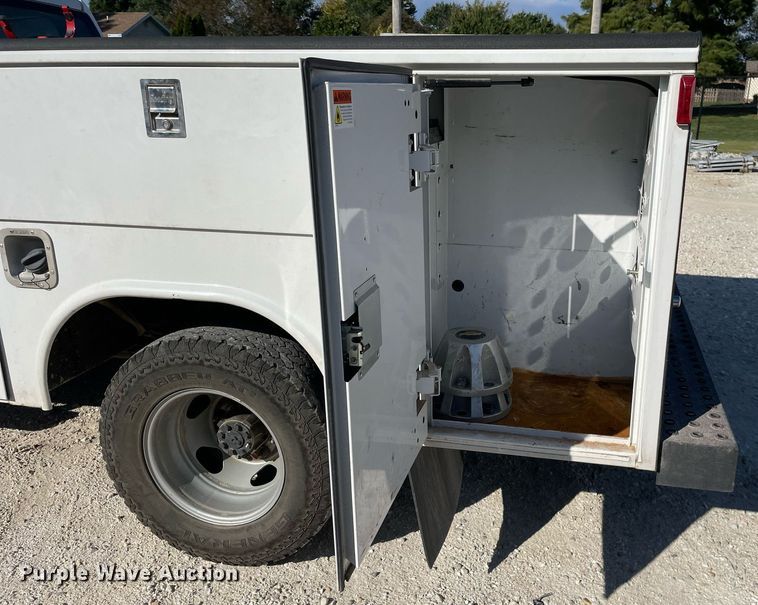 image for item LV9903 2013 Chevrolet Silverado 3500HD  utility bed pickup truck