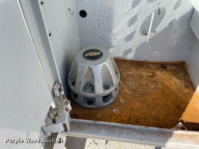 image for item LV9903 2013 Chevrolet Silverado 3500HD  utility bed pickup truck