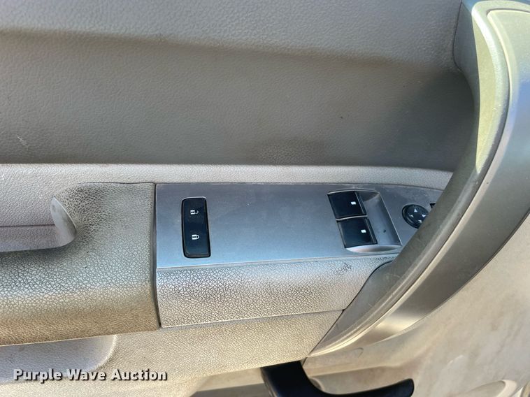 image for item LV9903 2013 Chevrolet Silverado 3500HD  utility bed pickup truck