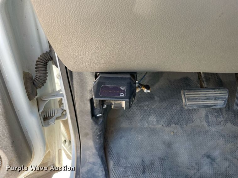 image for item LV9903 2013 Chevrolet Silverado 3500HD  utility bed pickup truck