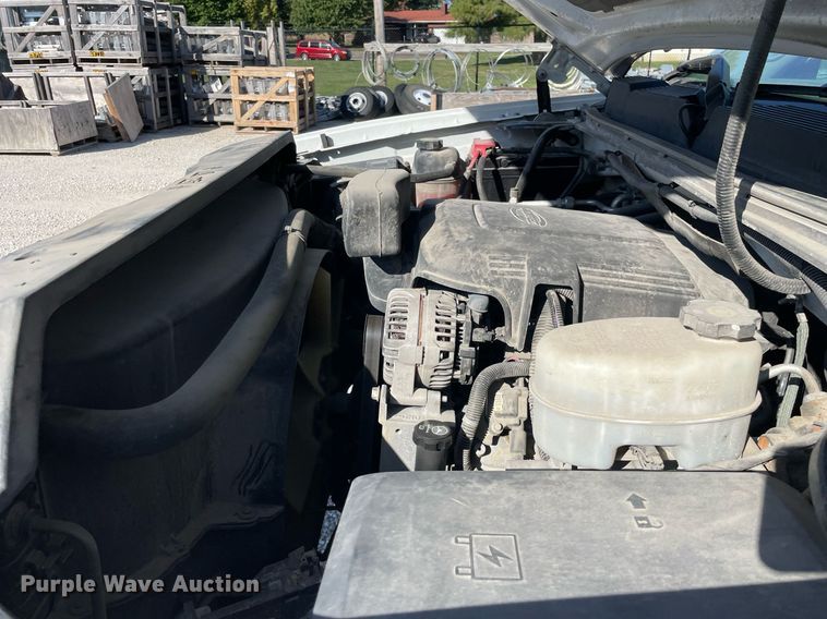 image for item LV9903 2013 Chevrolet Silverado 3500HD  utility bed pickup truck