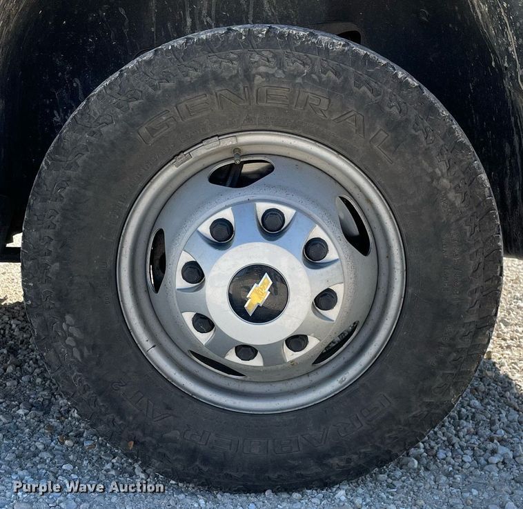 image for item LV9903 2013 Chevrolet Silverado 3500HD  utility bed pickup truck