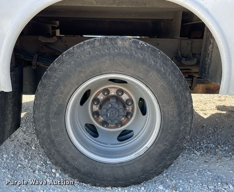 image for item LV9903 2013 Chevrolet Silverado 3500HD  utility bed pickup truck