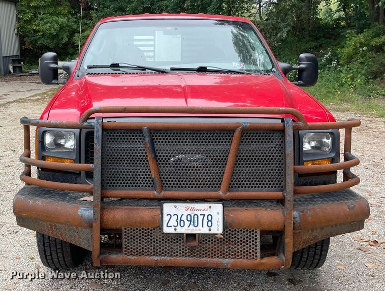 image for item LV9904 2005 Ford F250 Super Duty XL  Crew Cab pickup truck
