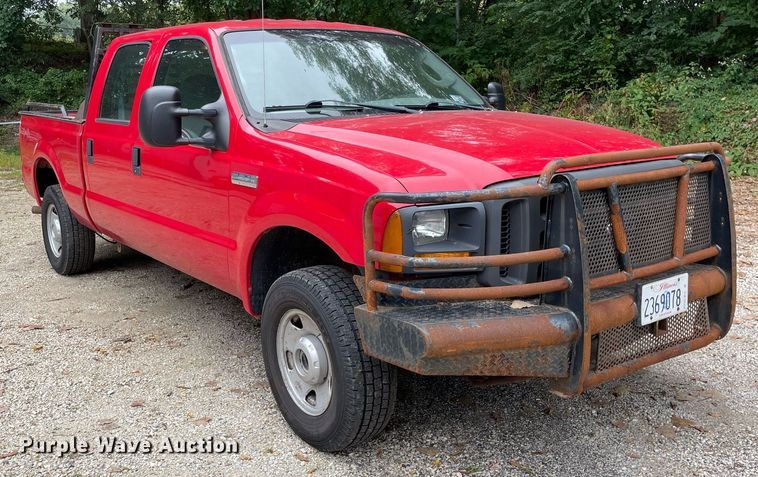 image for item LV9904 2005 Ford F250 Super Duty XL  Crew Cab pickup truck