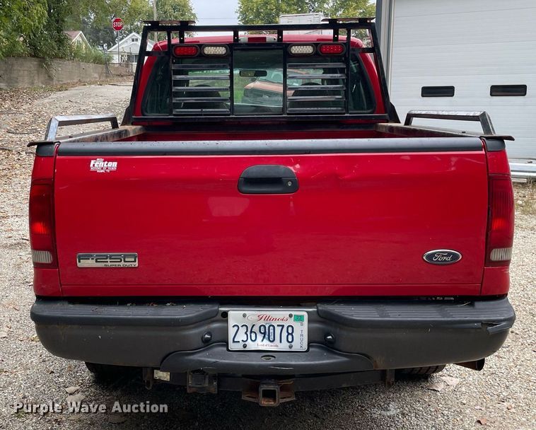 image for item LV9904 2005 Ford F250 Super Duty XL  Crew Cab pickup truck