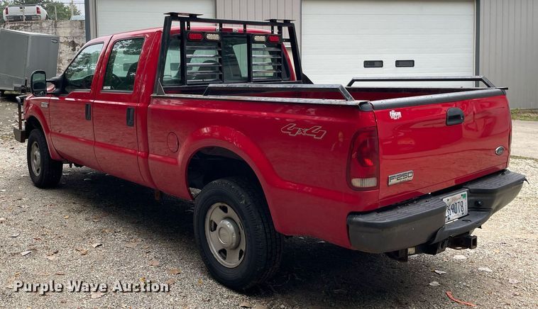 image for item LV9904 2005 Ford F250 Super Duty XL  Crew Cab pickup truck