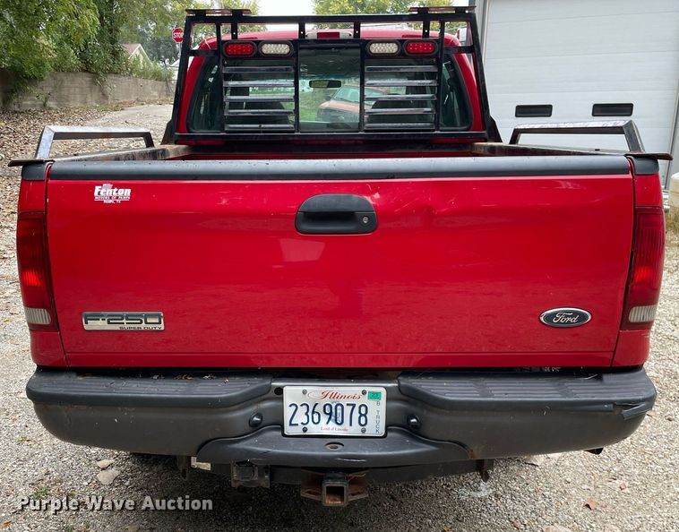 image for item LV9904 2005 Ford F250 Super Duty XL  Crew Cab pickup truck