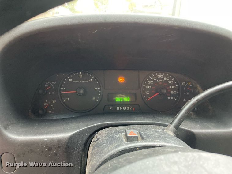 image for item LV9904 2005 Ford F250 Super Duty XL  Crew Cab pickup truck