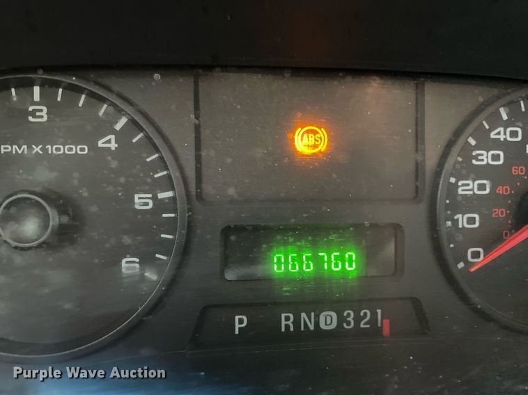 image for item LV9904 2005 Ford F250 Super Duty XL  Crew Cab pickup truck