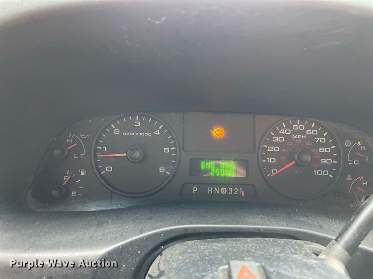 image for item LV9904 2005 Ford F250 Super Duty XL  Crew Cab pickup truck