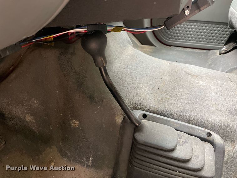 image for item LV9904 2005 Ford F250 Super Duty XL  Crew Cab pickup truck