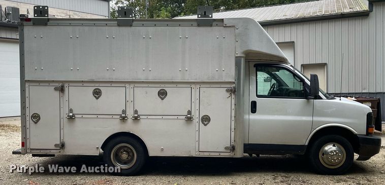 image for item LV9906 2007 Chevrolet Express G3500  utility van