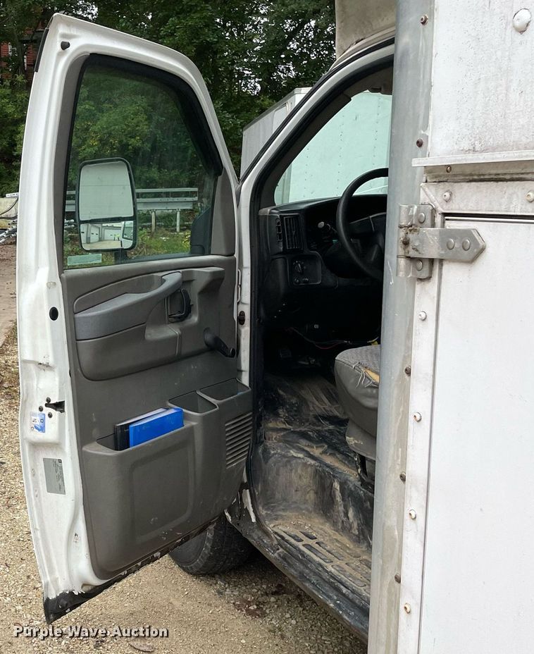 image for item LV9906 2007 Chevrolet Express G3500  utility van