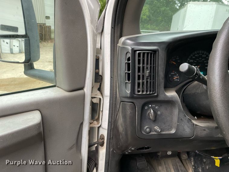 image for item LV9906 2007 Chevrolet Express G3500  utility van