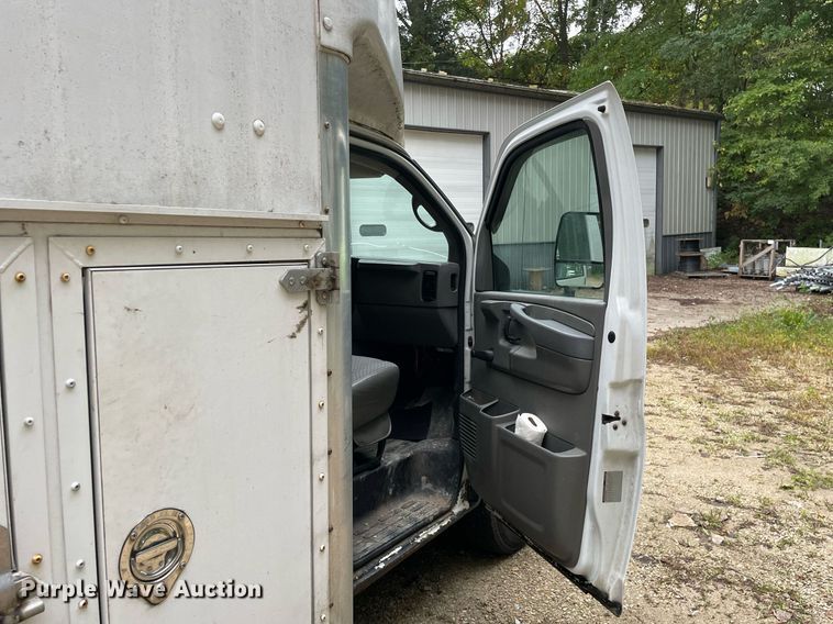 image for item LV9906 2007 Chevrolet Express G3500  utility van