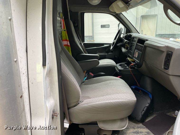 image for item LV9906 2007 Chevrolet Express G3500  utility van