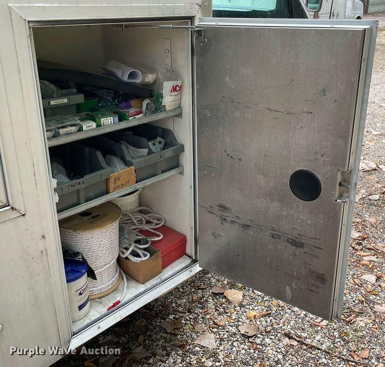 image for item LV9907 2004 Chevrolet Express 3500  utility van