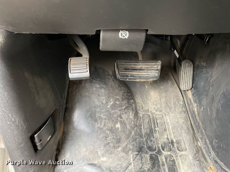 image for item LV9907 2004 Chevrolet Express 3500  utility van