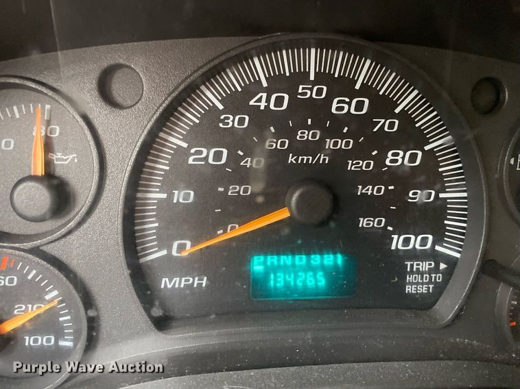 image for item LV9907 2004 Chevrolet Express 3500  utility van