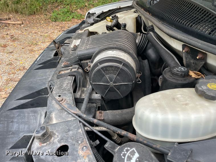 image for item LV9907 2004 Chevrolet Express 3500  utility van