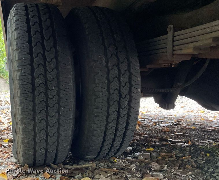 image for item LV9907 2004 Chevrolet Express 3500  utility van