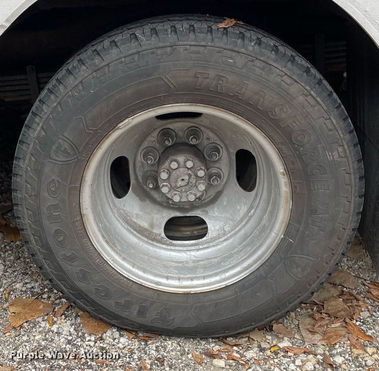 image for item LV9907 2004 Chevrolet Express 3500  utility van