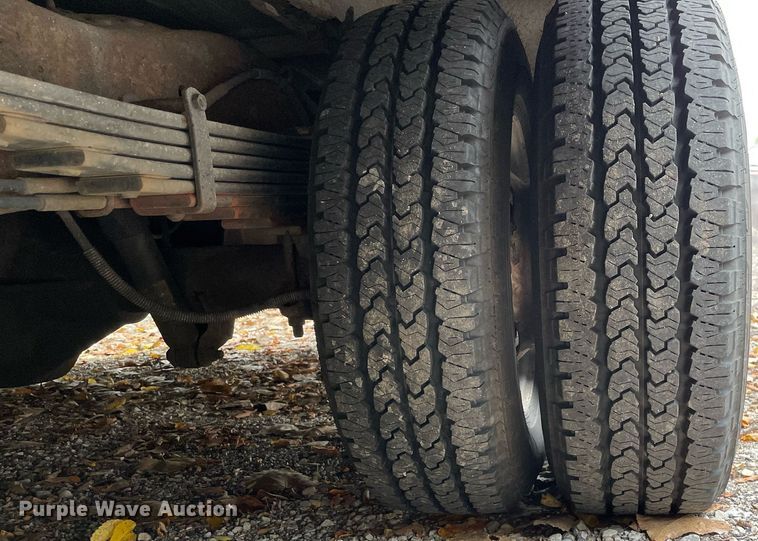 image for item LV9907 2004 Chevrolet Express 3500  utility van