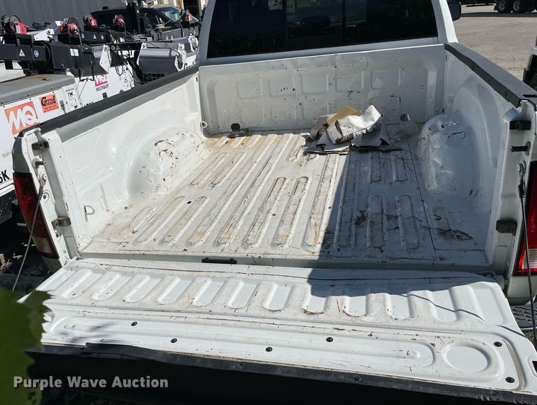 image for item LV9934 2016 Dodge Ram 1500  Crew Cab pickup truck