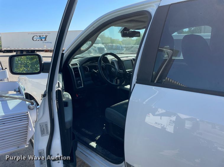 image for item LV9934 2016 Dodge Ram 1500  Crew Cab pickup truck