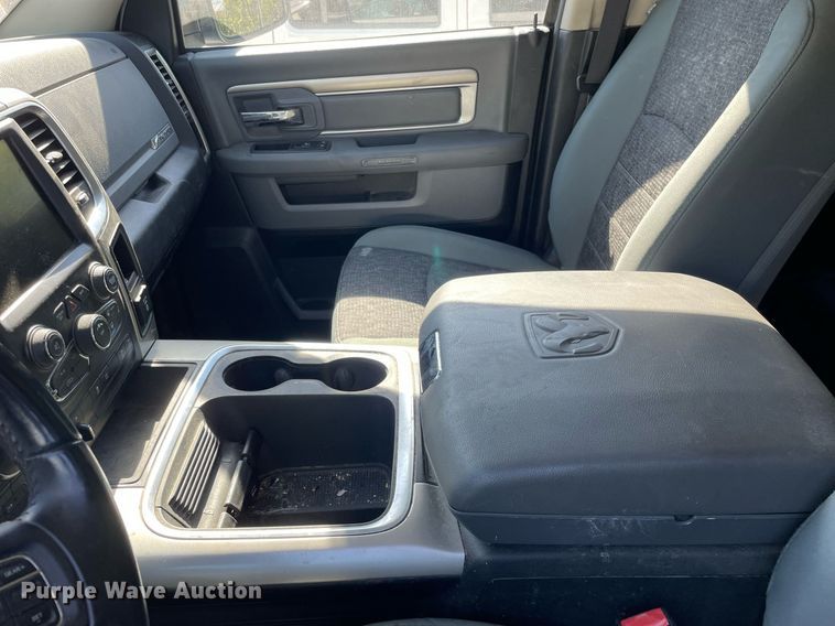 image for item LV9934 2016 Dodge Ram 1500  Crew Cab pickup truck