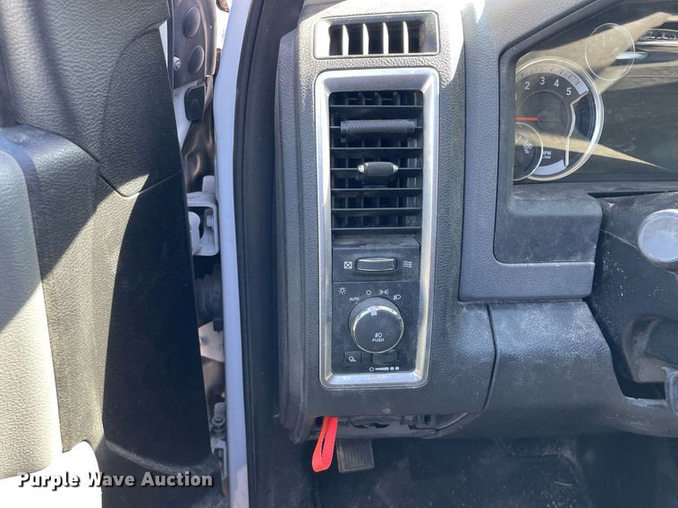 image for item LV9934 2016 Dodge Ram 1500  Crew Cab pickup truck