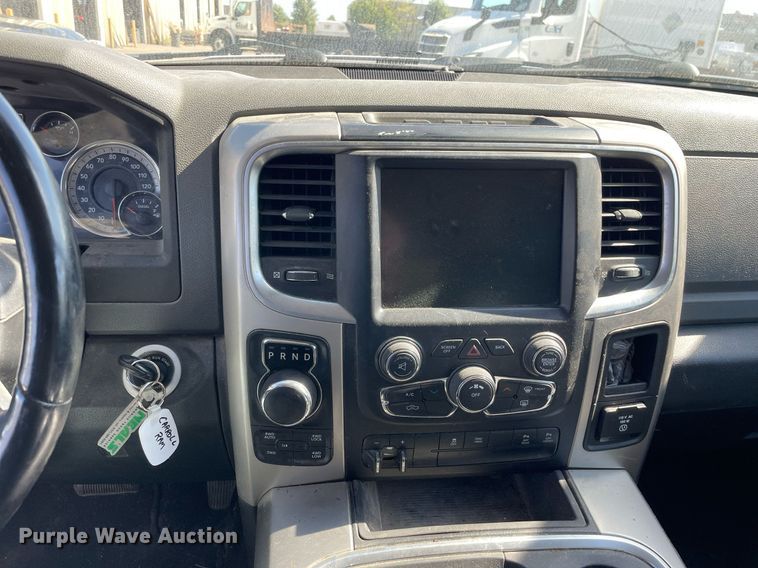 image for item LV9934 2016 Dodge Ram 1500  Crew Cab pickup truck