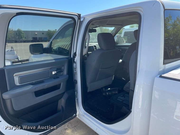 image for item LV9934 2016 Dodge Ram 1500  Crew Cab pickup truck