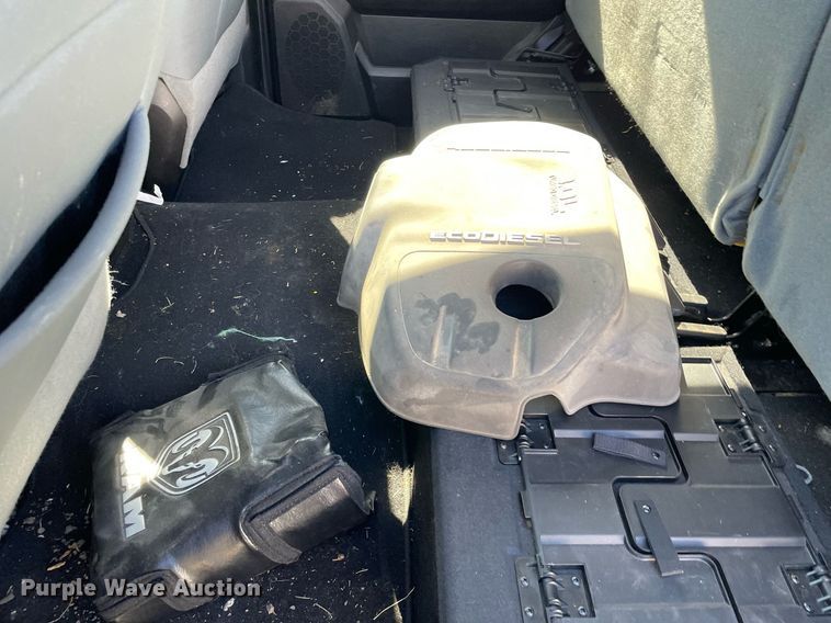 image for item LV9934 2016 Dodge Ram 1500  Crew Cab pickup truck