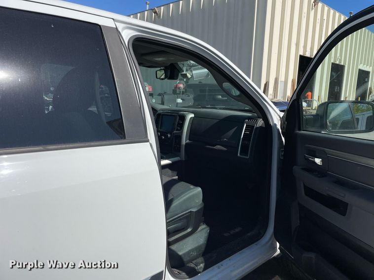 image for item LV9934 2016 Dodge Ram 1500  Crew Cab pickup truck