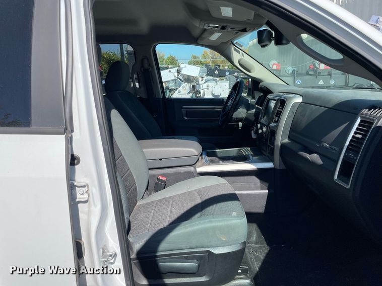 image for item LV9934 2016 Dodge Ram 1500  Crew Cab pickup truck