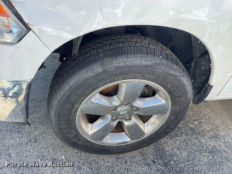 image for item LV9934 2016 Dodge Ram 1500  Crew Cab pickup truck