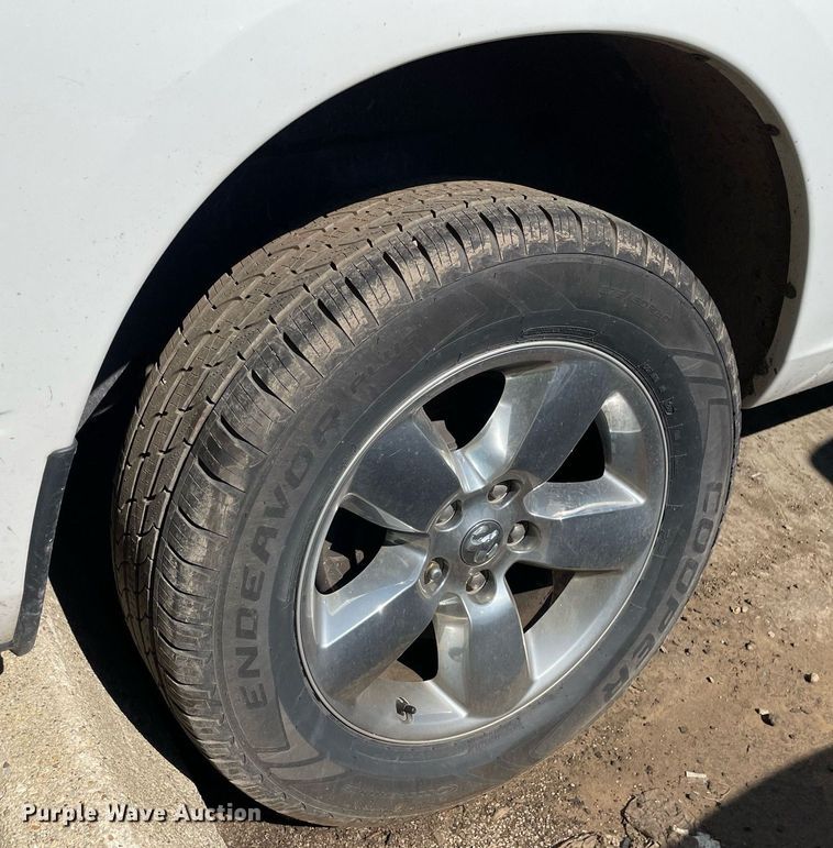 image for item LV9934 2016 Dodge Ram 1500  Crew Cab pickup truck