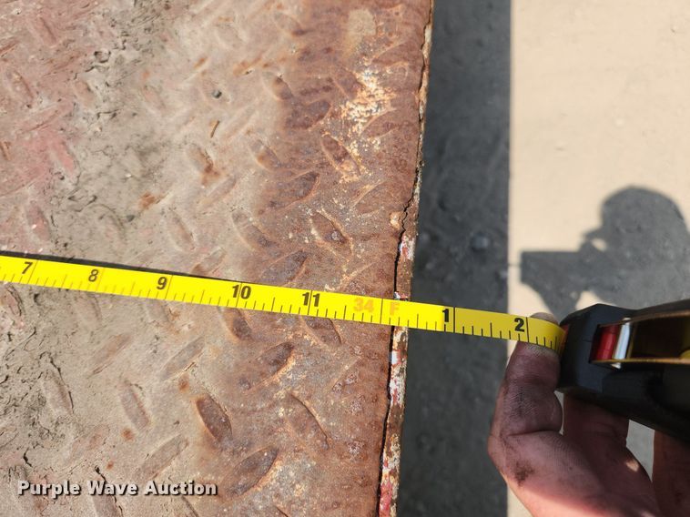 image for item LX9693 1994 Trail-Eze D20T28  tilt deck equipment trailer