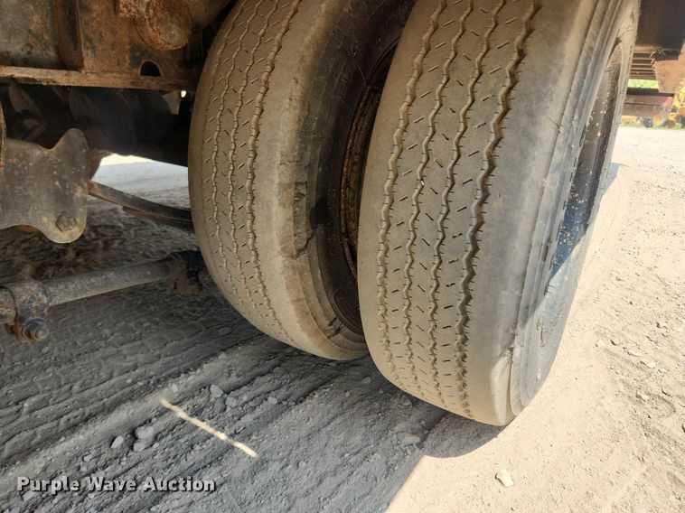 image for item LX9693 1994 Trail-Eze D20T28  tilt deck equipment trailer