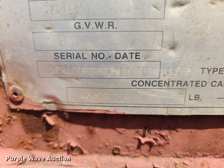 image for item LX9693 1994 Trail-Eze D20T28  tilt deck equipment trailer